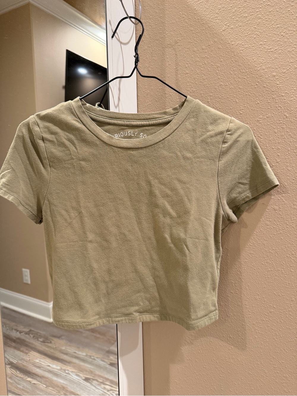 Aeropostale Olive Green Cropped Tee